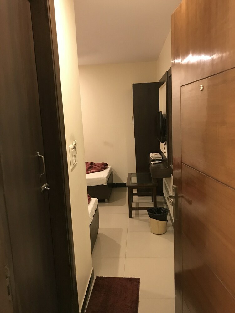 Hotel Avtar At New Delhi Railway Station