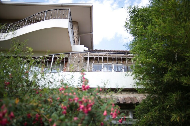 Hotel Zereniti House