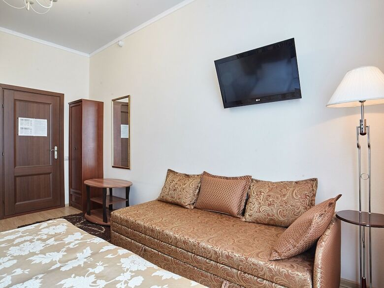 Hotel Bonjour At Kazakova