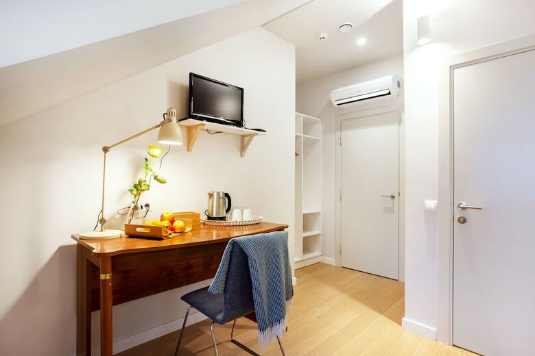 Jolly Apartments