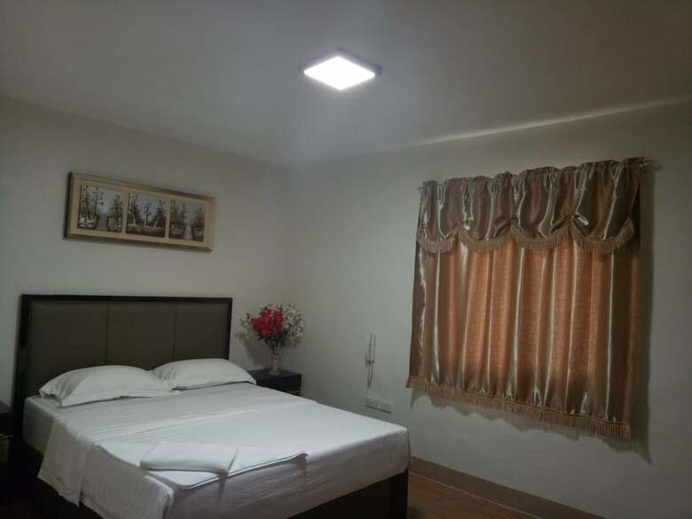 Meaco Royal Hotel-batangas City