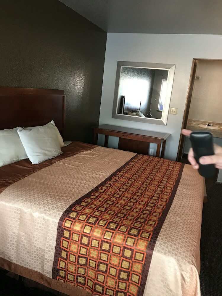 West Main Motel