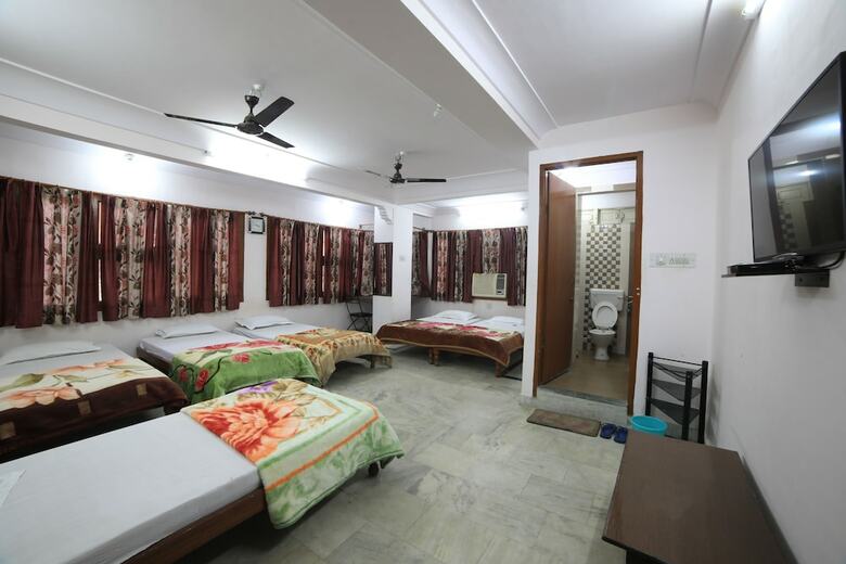 Hotel Boby Mansion (manasvi Guest Home)