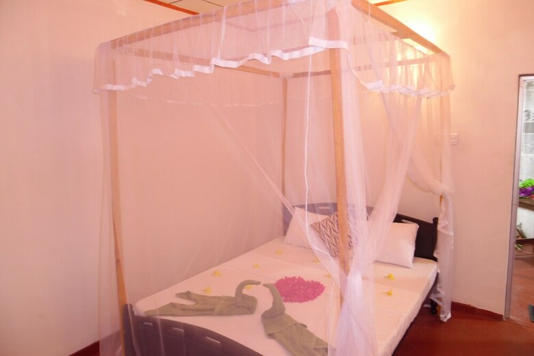 Hotel Sea Breeze Inn