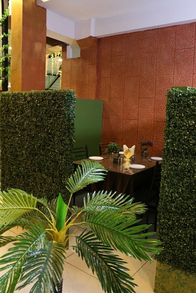 Hotel Shree Palace & Restaurant