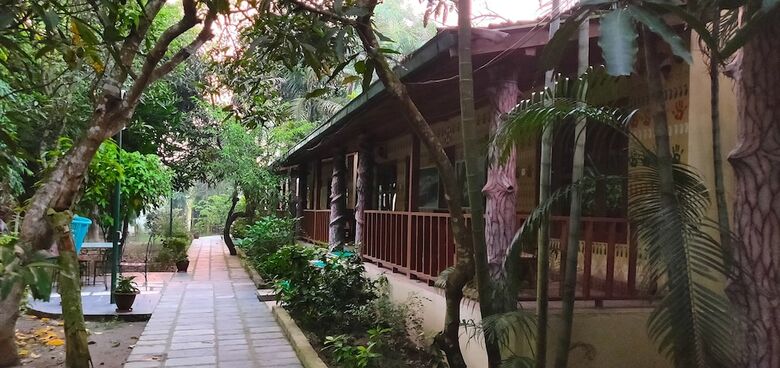 Hotel Rhino Land Jungle Lodge