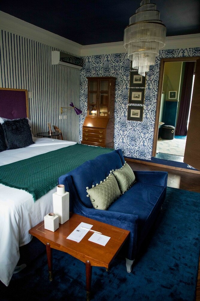 Bed & Breakfast Pug Seal Anatole France