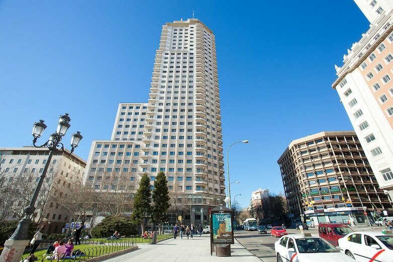 Home Club Torre Madrid Apartments