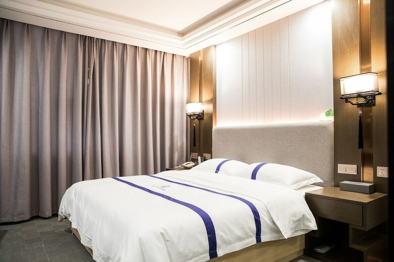 Guiyang Jialan Selected Hotel