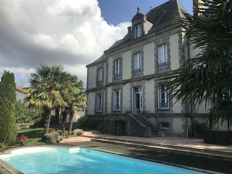 Chateau La Pierre Lev�e (bed & Breakfast)