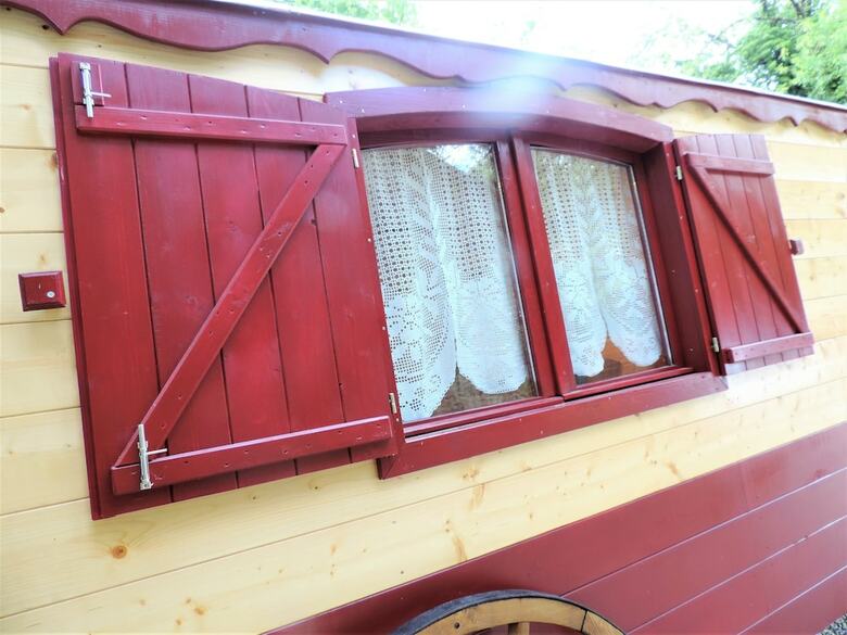 La Chaumi�re Et Sa Roulotte