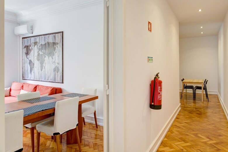 Hotel Home Out Rooms & Apartments