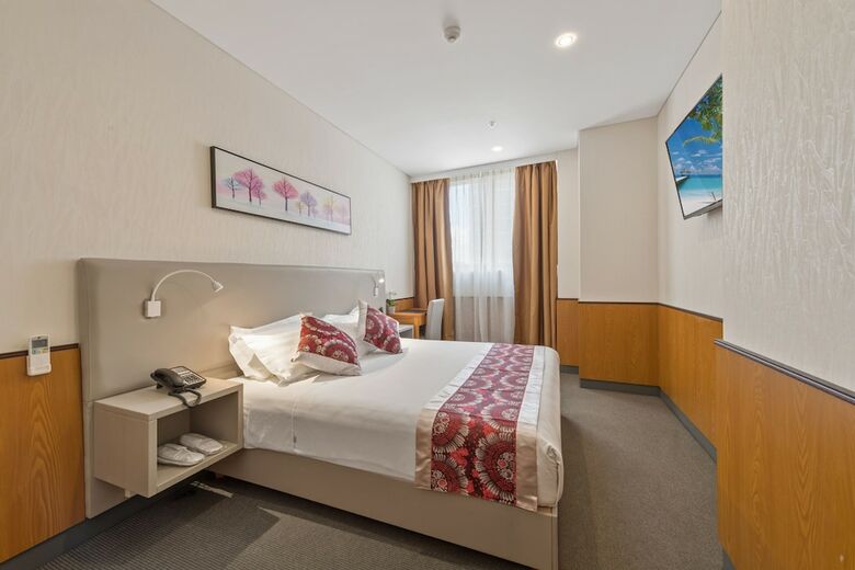 Sydney Hotel Qvb
