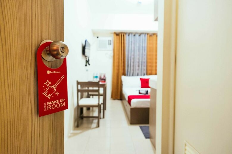 Hotel Reddoorz @ Urban Deca Tower Edsa