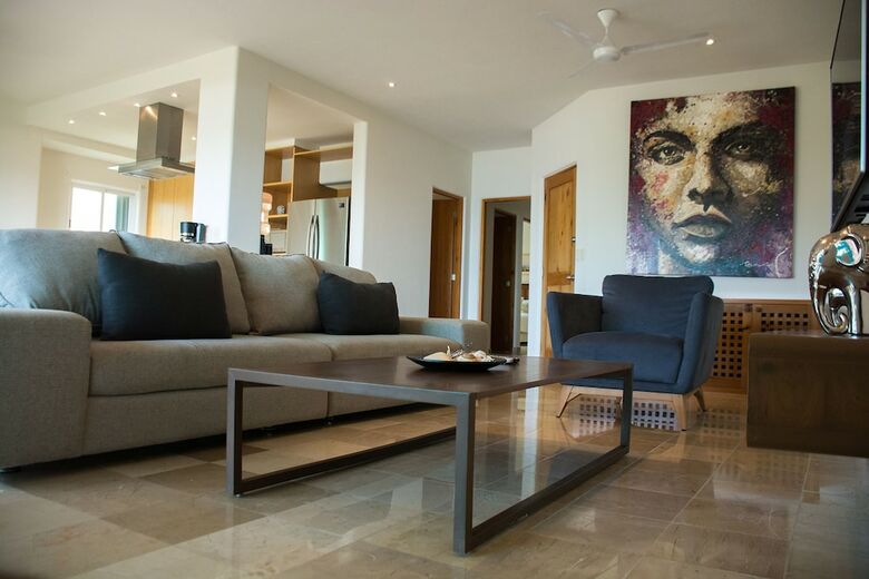 Apartamentos Costa Brava B2. The Horizon Right In Front Your Sight