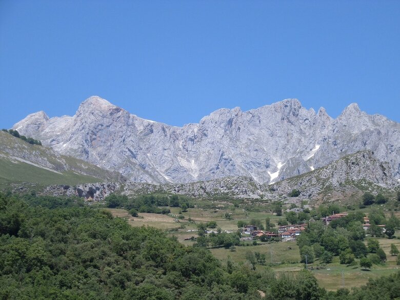 Apartamentos Rurales Las Rocas De Brez