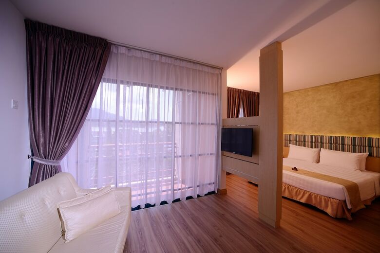 Hotel Bella Vista Waterfront Resort