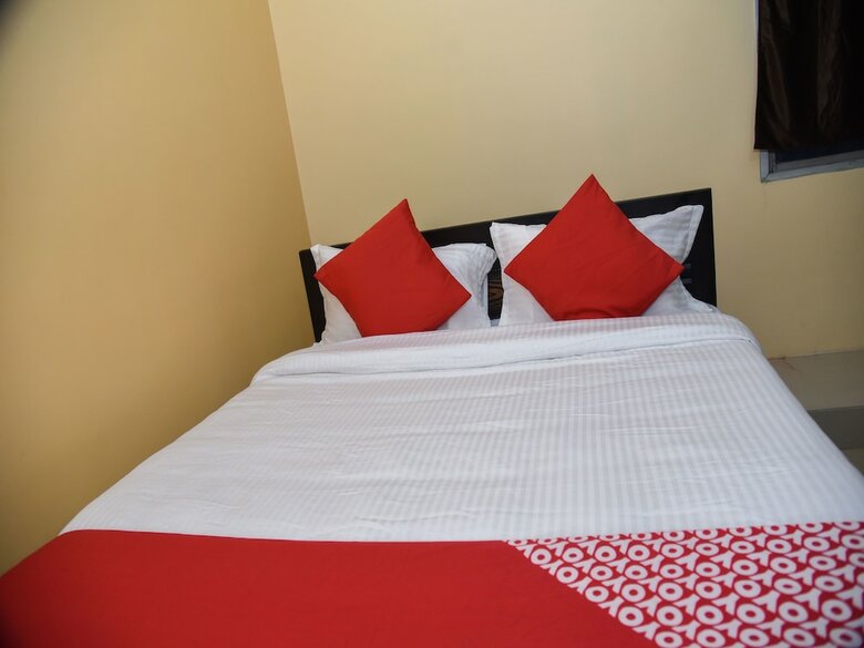Oyo 15071 Hotel Harsh Raj Residency
