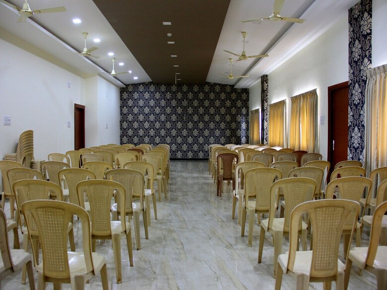 Oyo 5702 Hotel Rajmahal Orchid