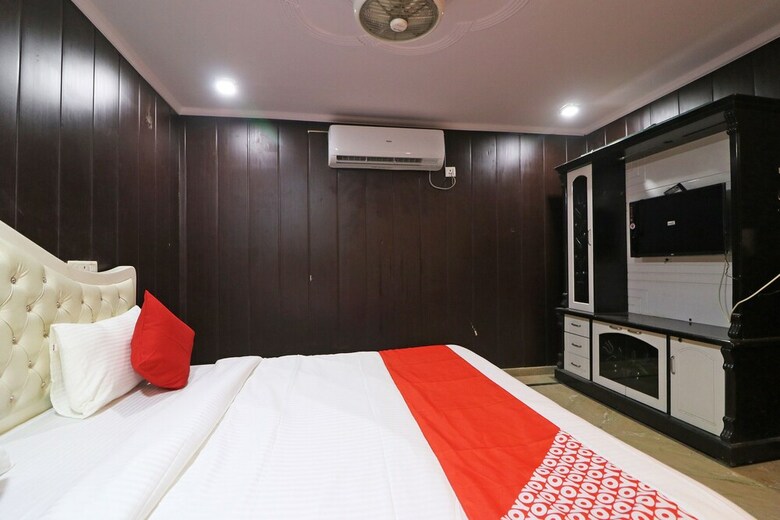 Oyo 15763 Hotel Grand Inn