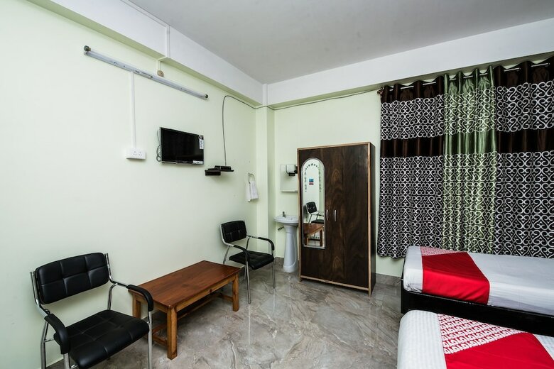 Hotel Oyo 16051 Cherry Blossom Inn