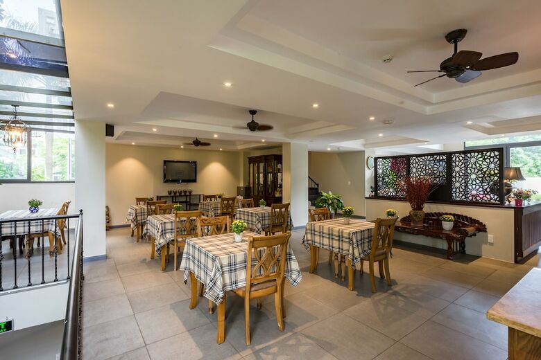 Parklane Hotel Saigon South