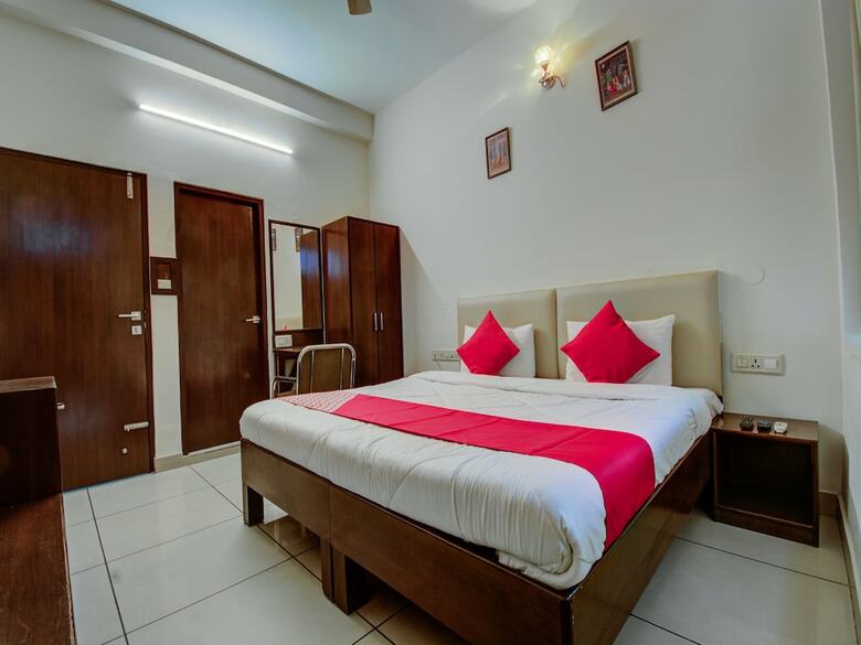 Hotel Oyo 16974 Star Leaf