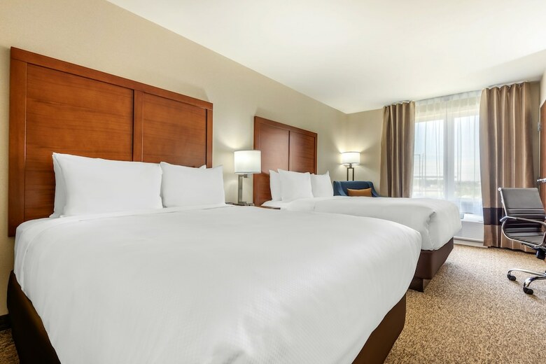 Hotel Comfort Inn & Suites