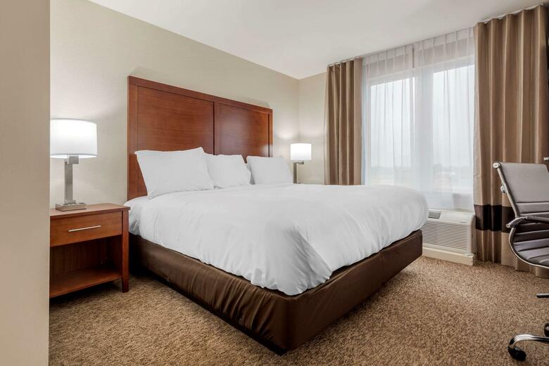 Hotel Comfort Inn & Suites