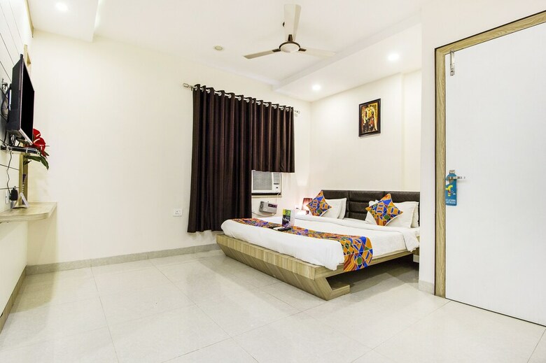 Fabhotel The A Park Lashkar