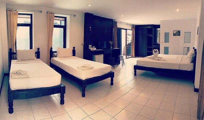 Hi Karon Beach Hotel