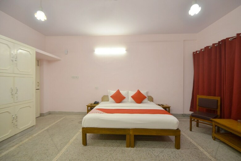 Hotel Oyo 19597 Pink Palace