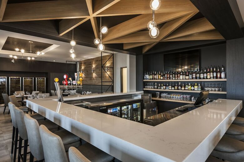 Imperia Hotel & Suites Boucherville