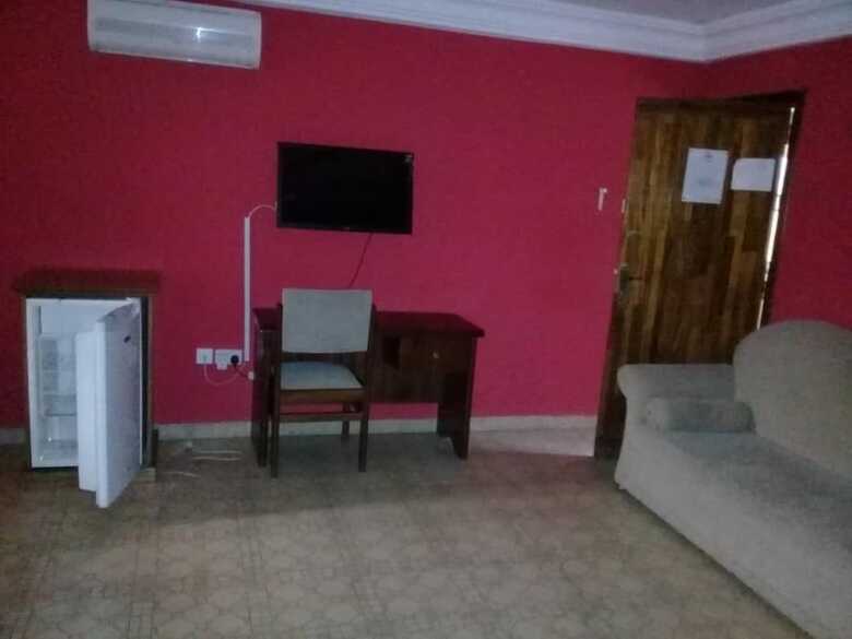 Nhyira Hotel