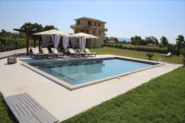 Hiend Beach Villa