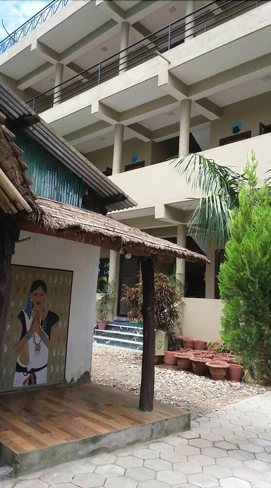 Hotel Sauraha Boutique Resort