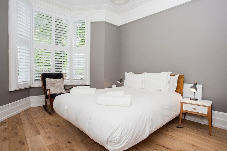 Stunning 2 Bedroom Apartment With Patio