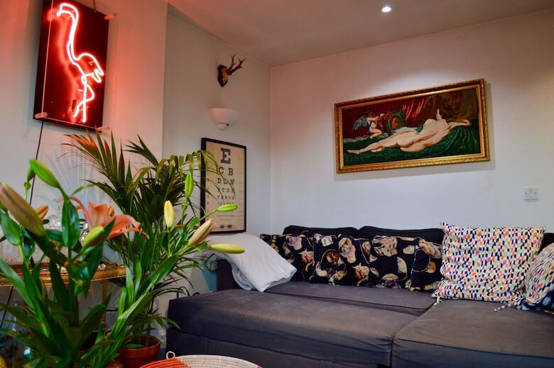 2 Bedroom Apartment In Belsize Park