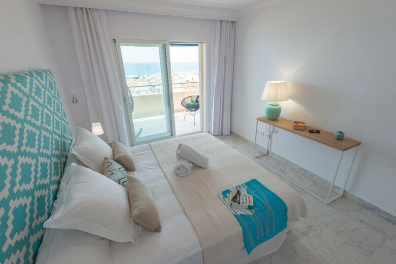 Apartamentos Puerto Ban�s Sea Front