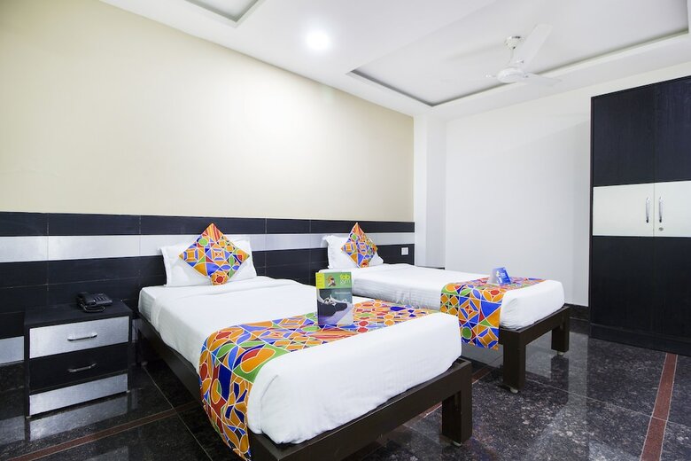 Hotel Fabexpress Gokul House