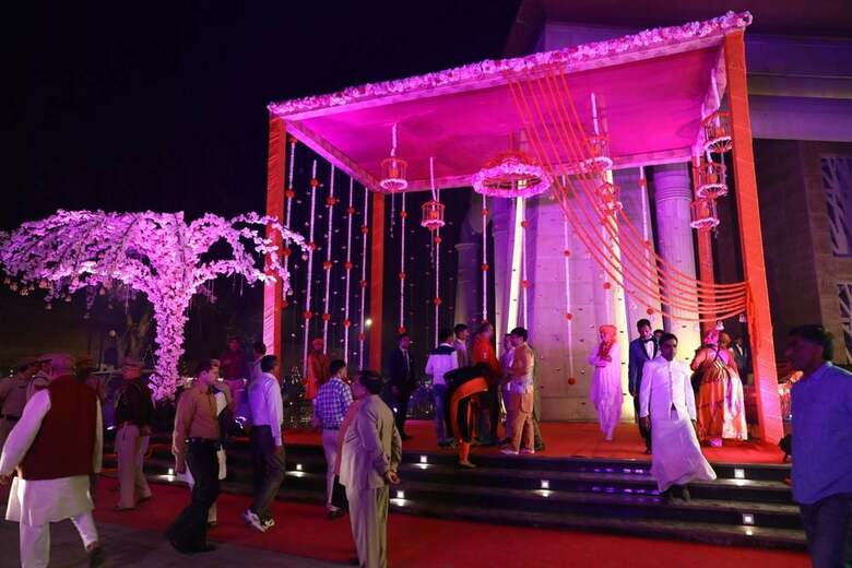 Hotel The Utsav Grand Banquets & Resort