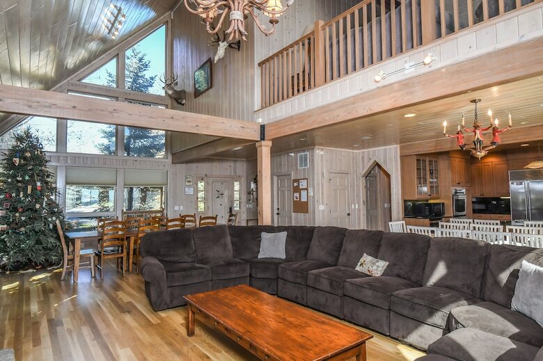 Steden Court 8 Bedroom House