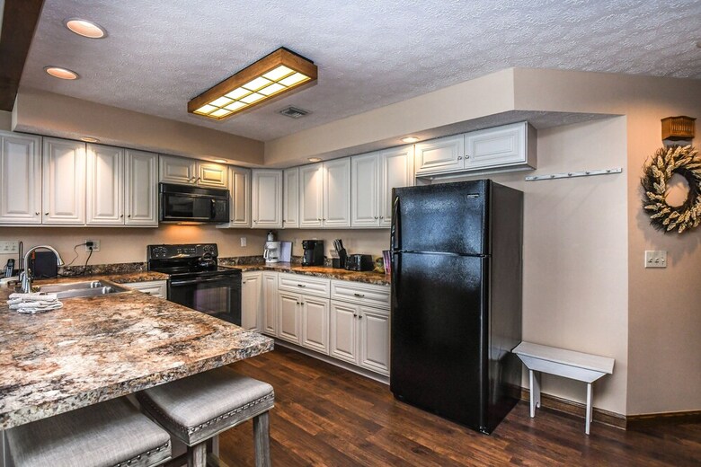 Glendale Shores 2 Bedroom Townhome #20