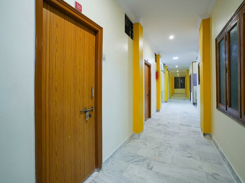 Hotel Oyo 19121 V G Guest House