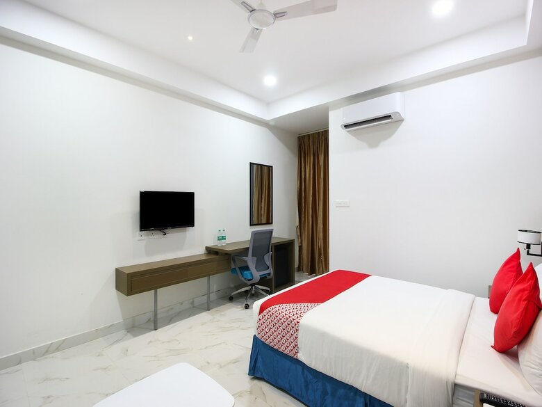 Hotel Oyo 13219 Sri Rama Excellency