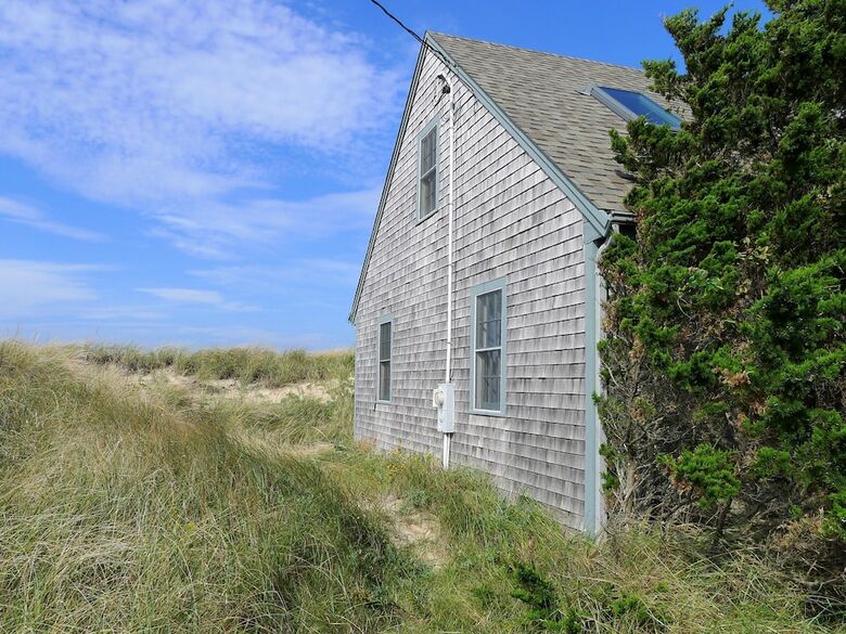 345 Harmes Way - 3 Bedroom House