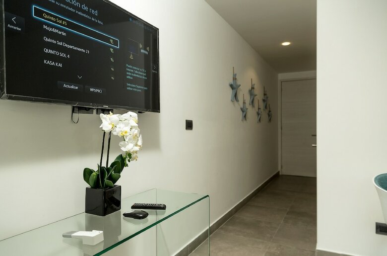 Quinto Sol Luxury Apartments By Mikitito Rentals