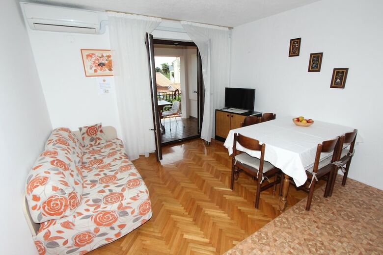 Apartments Lara