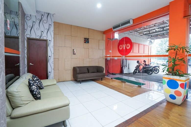 Hostal Oyo 275 Hotel Kita