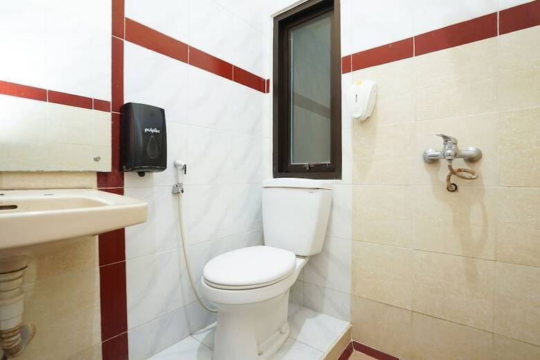 Hostal Oyo 275 Hotel Kita
